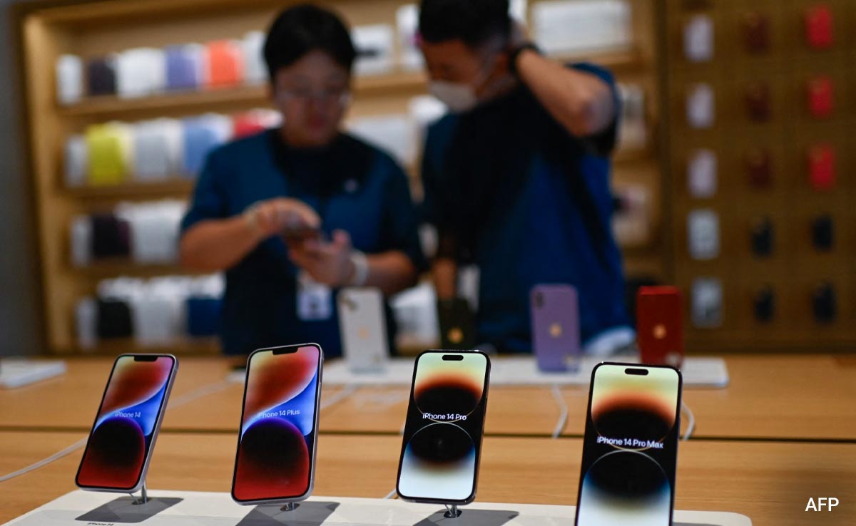 Apple's iPhone 15 Launch Clouded By China Problems