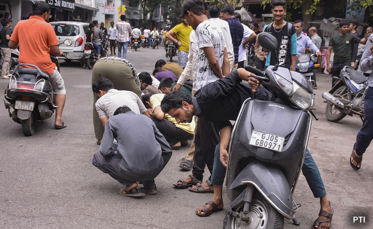 Video Of People Searching Street For Diamond Is Viral, But Here's The Twist