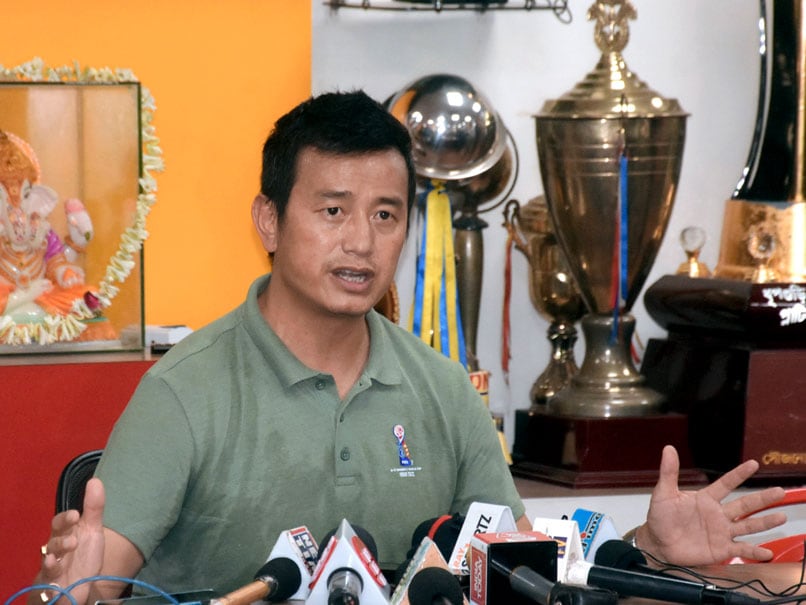 Former Indian Footballer Bhaichung Bhutia To Join Pawan Chamling's Party