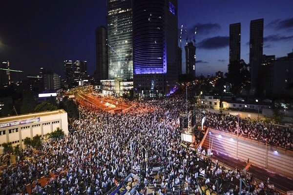 Anti-Netanyahu protesters take to streets for 37th week