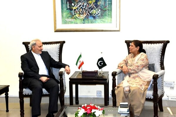 Iran, Pakistan vow to nurture economic advancement