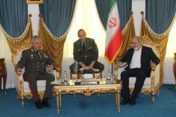 Iran top security official meets Russia defense minster