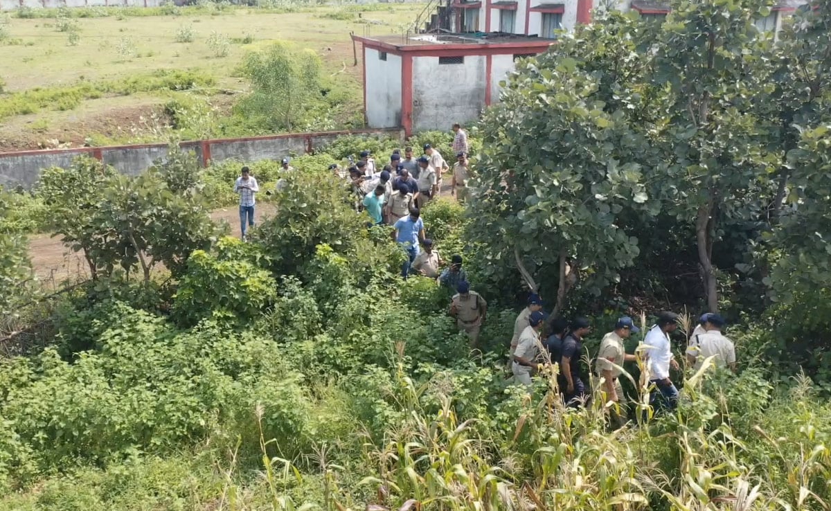 3 Gunrunners Arrested, 151 Firearms Seized Ahead Of Madhya Pradesh Polls