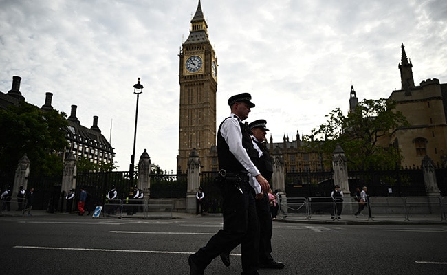 Man Arrested For Breaking Into Buckingham Palace Stables