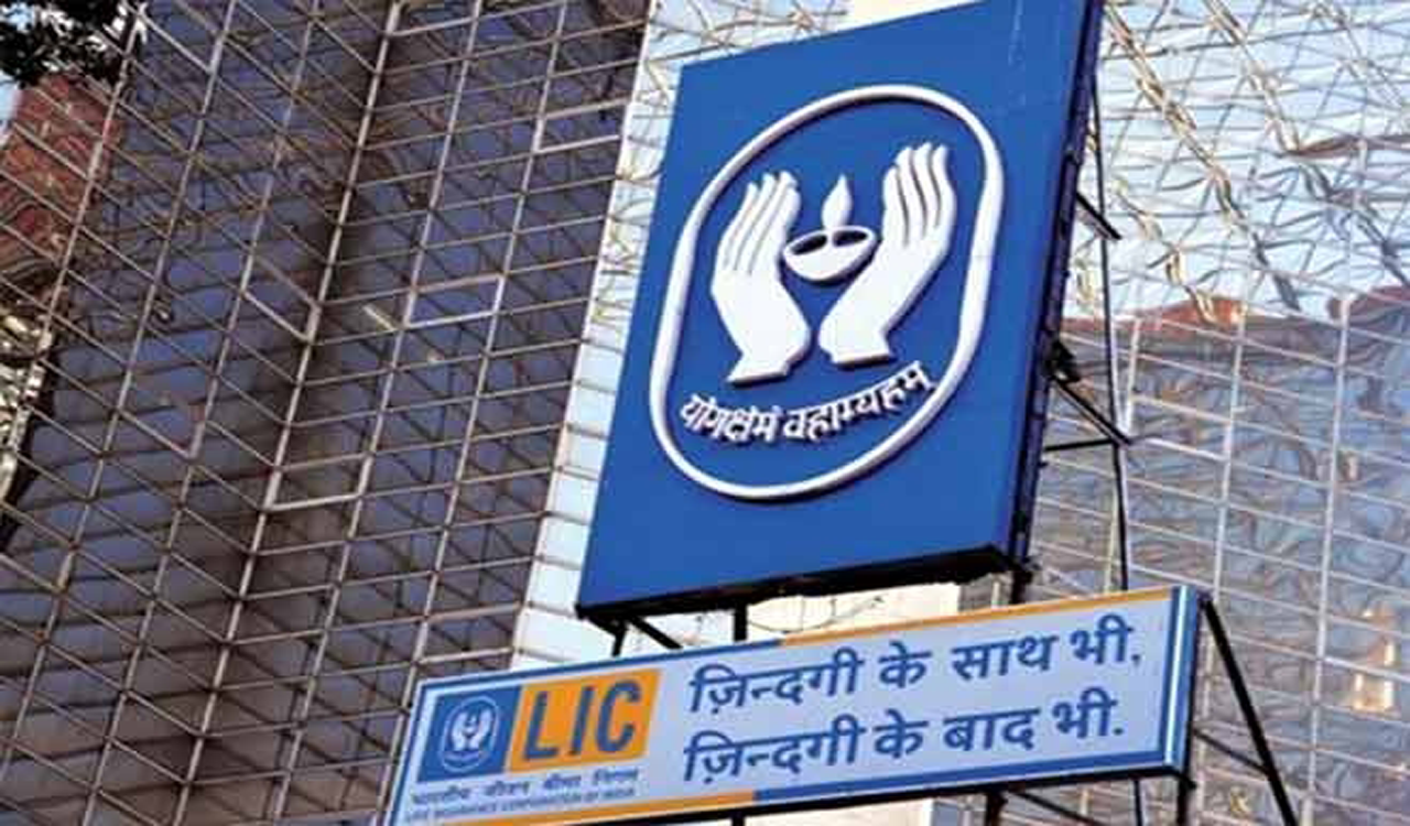 LIC delivers dividend cheque of Rs 1,831 crore to Finance Ministe-Telangana Today