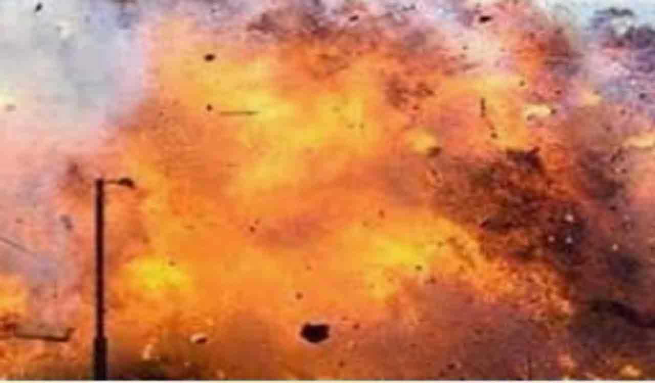 Mah: 2 killed, 6 injured in gas container blast at Thane company