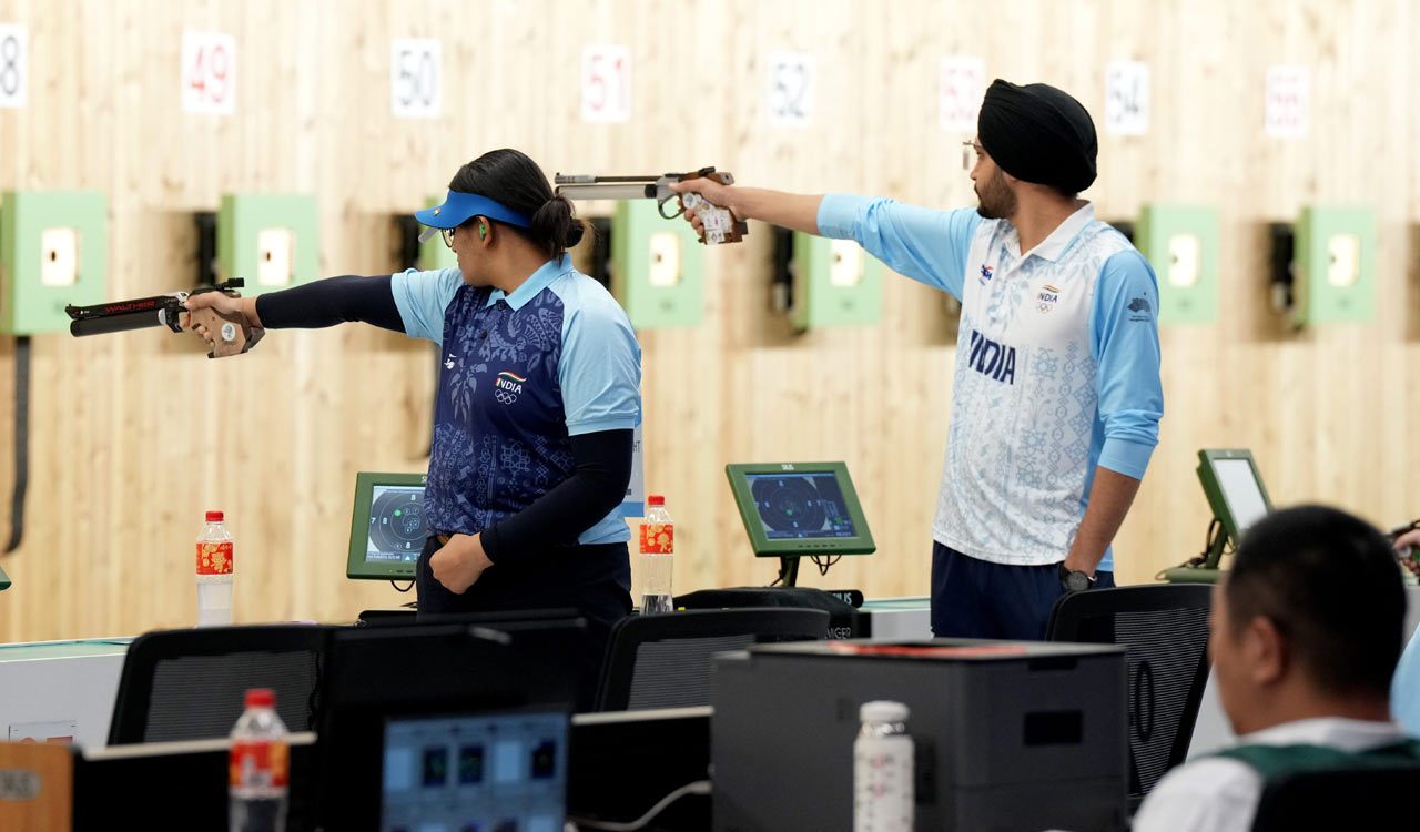 Asian Games: Sarabjot, Divya assure India of medal in 10m air pistol mixed team event