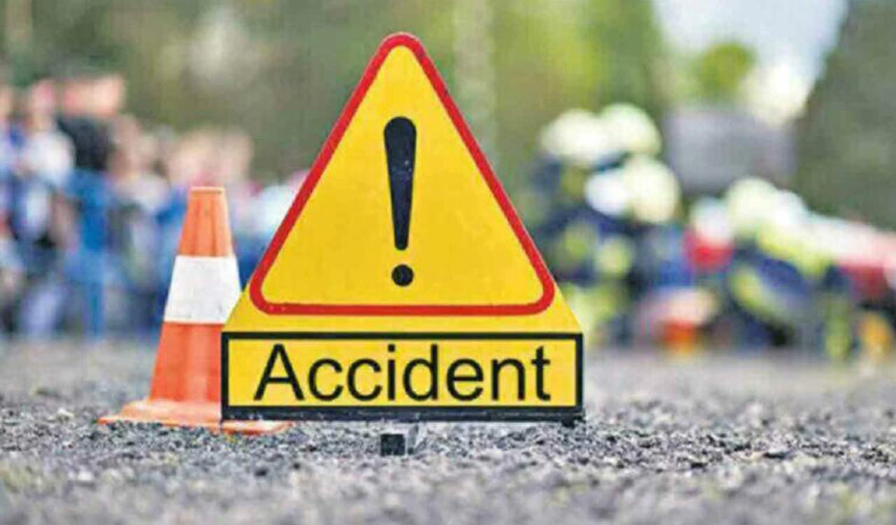 Hyderabad: Two killed, two injured after car rams into tree