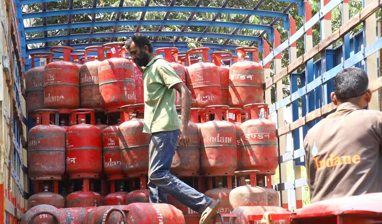 Commercial LPG prices reduced by Rs 158-Telangana Today