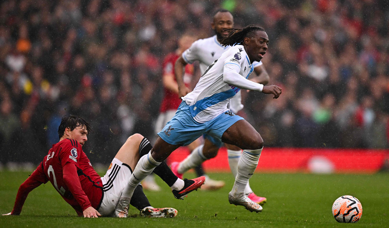 Premier League: Fans jeer as Manchester United loses 1-0 to Crystal Palace