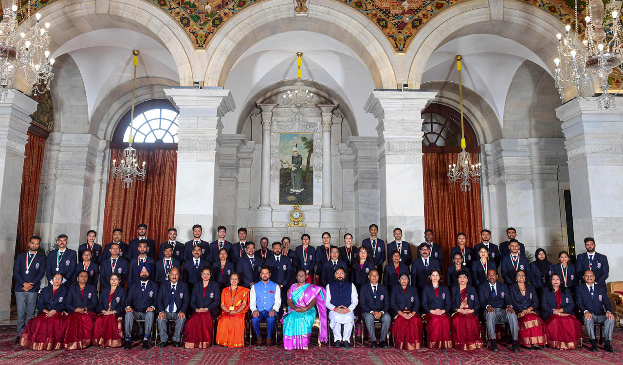 President Droupadi Murmu presents National Service Scheme awards