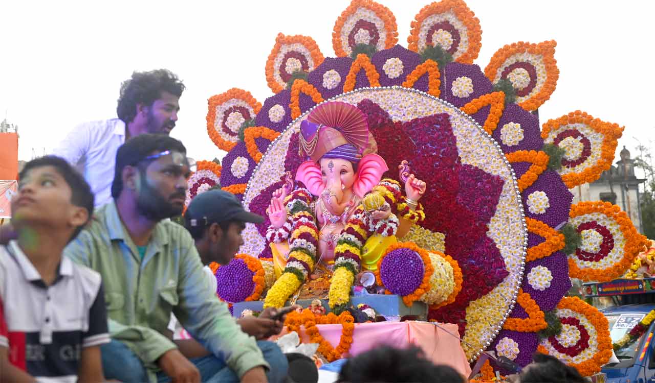 Hyderabad: Ganesha idol Immersions continue for day two on Friday