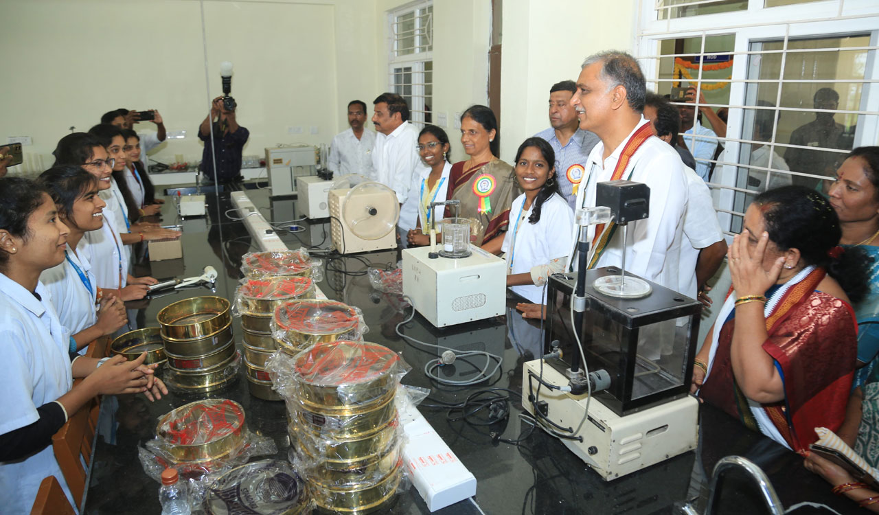 Ministers Harish Rao, Sabitha Indra Reddy inaugurate pharmacy college in Siddipet