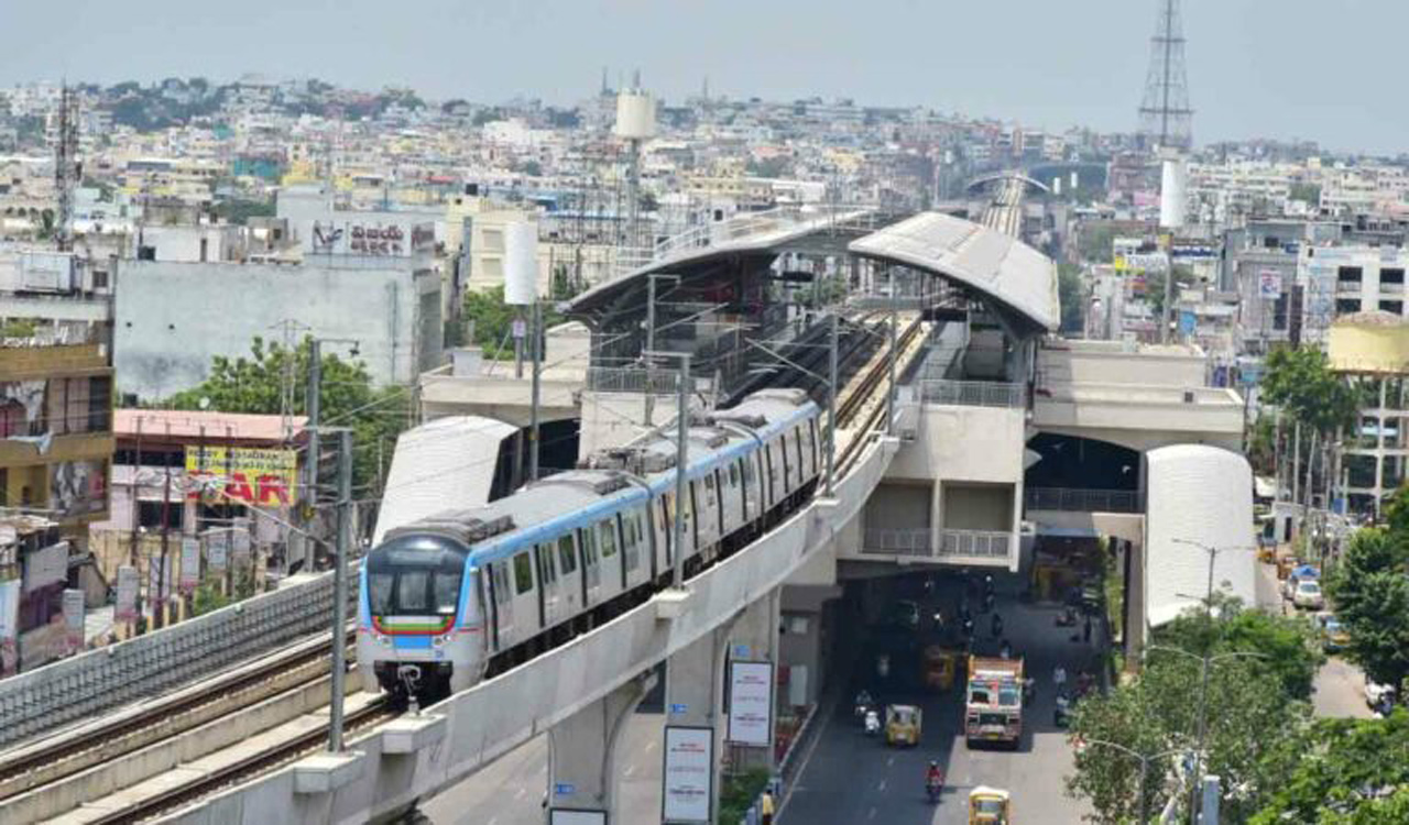 Hyderabad Metro extends services for Ganesh immersion day