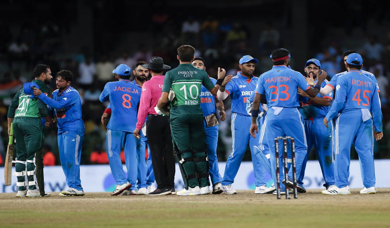 India crushes Pakistan by 228 runs in Asia Cup