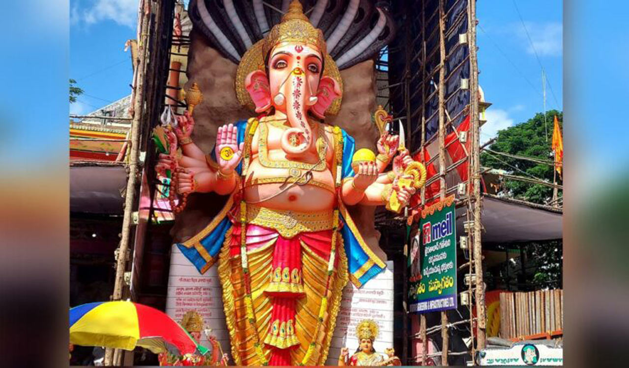 Khairtabad Ganesh: Hyderabad traffic police advice people to avoid these routes; details inside