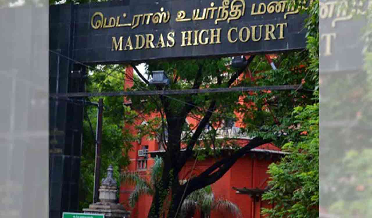 Madras HC asks DMK MP to vacate govt land by a month