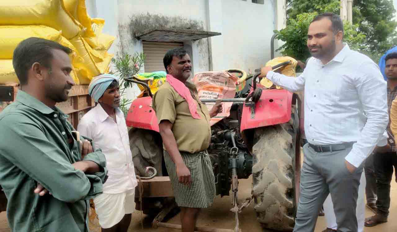 No shortage of fertilizers in Nalgonda, Suryapet: District Collectors