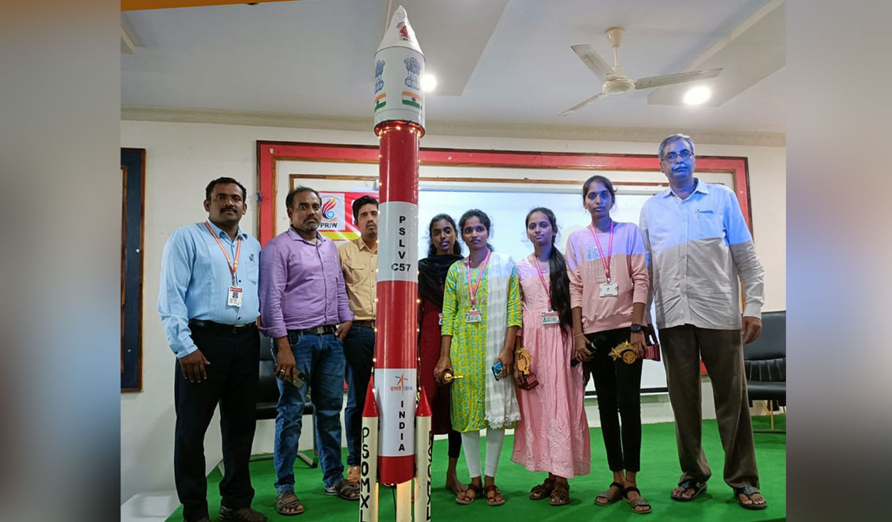 Khammam: Priyadarshini students create PSLV model