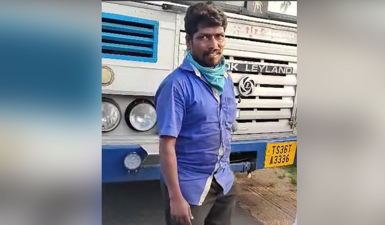 Telangana: Man steals RTC bus, drives with passengers in Siddipet