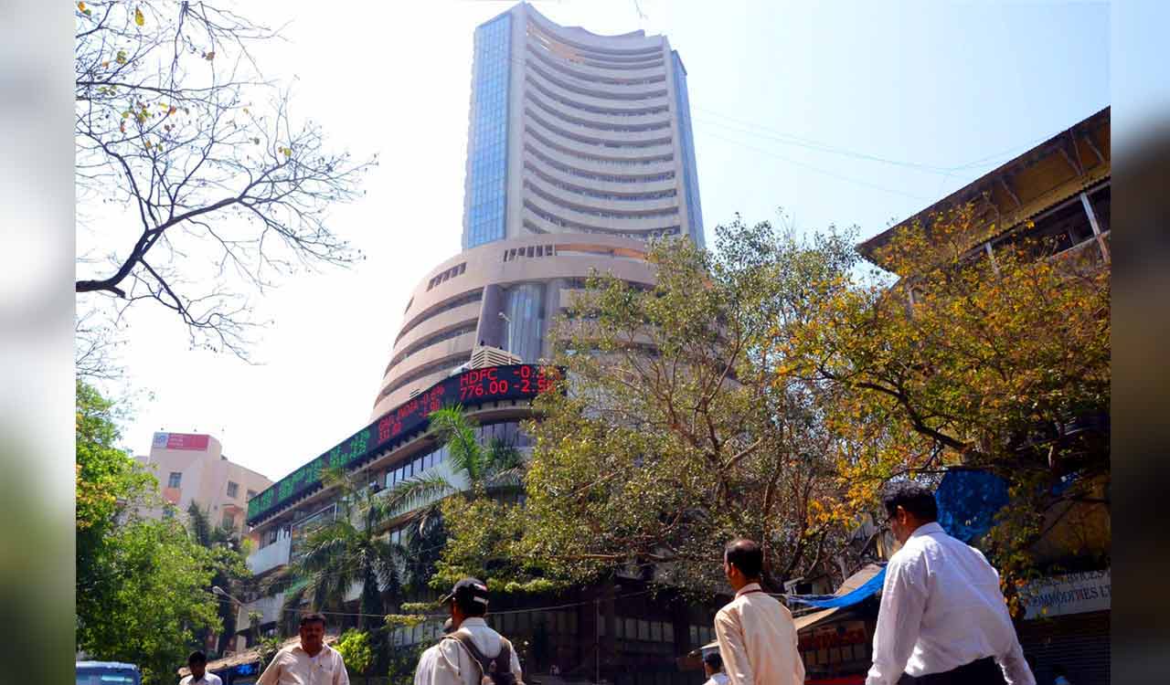 Sensex, Nifty close in the red amidst volatile trading-Telangana Today