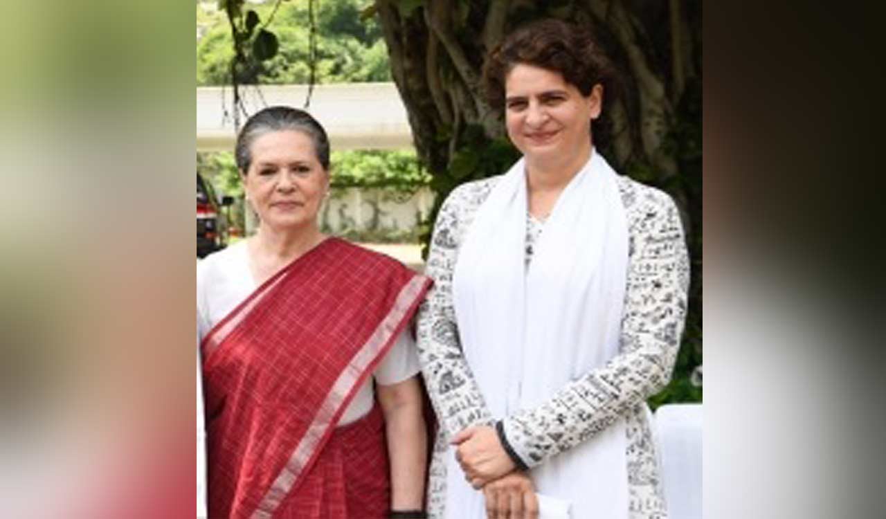 Sonia and Priyanka join DMK Women’s Conference on October 14