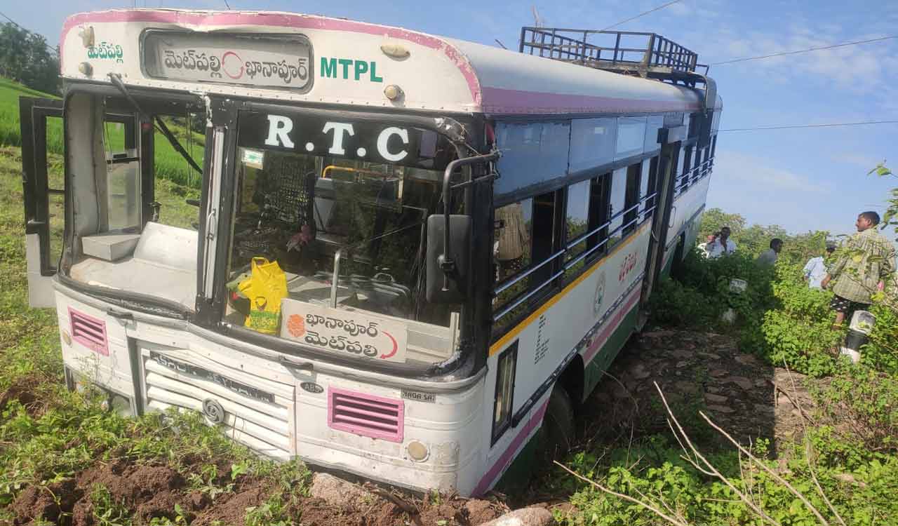 Ten passengers injured in bus accident in Jagtial