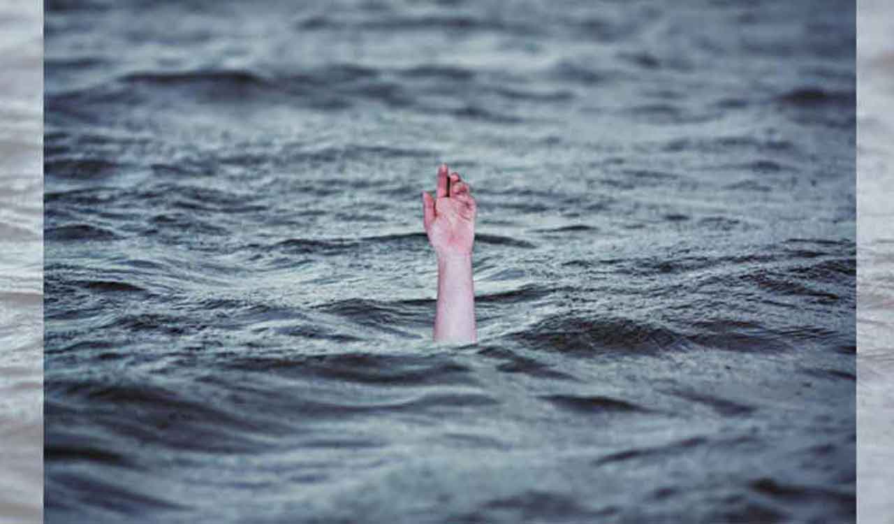 30 year old man drowned during Ganesh immersion in Siddipet