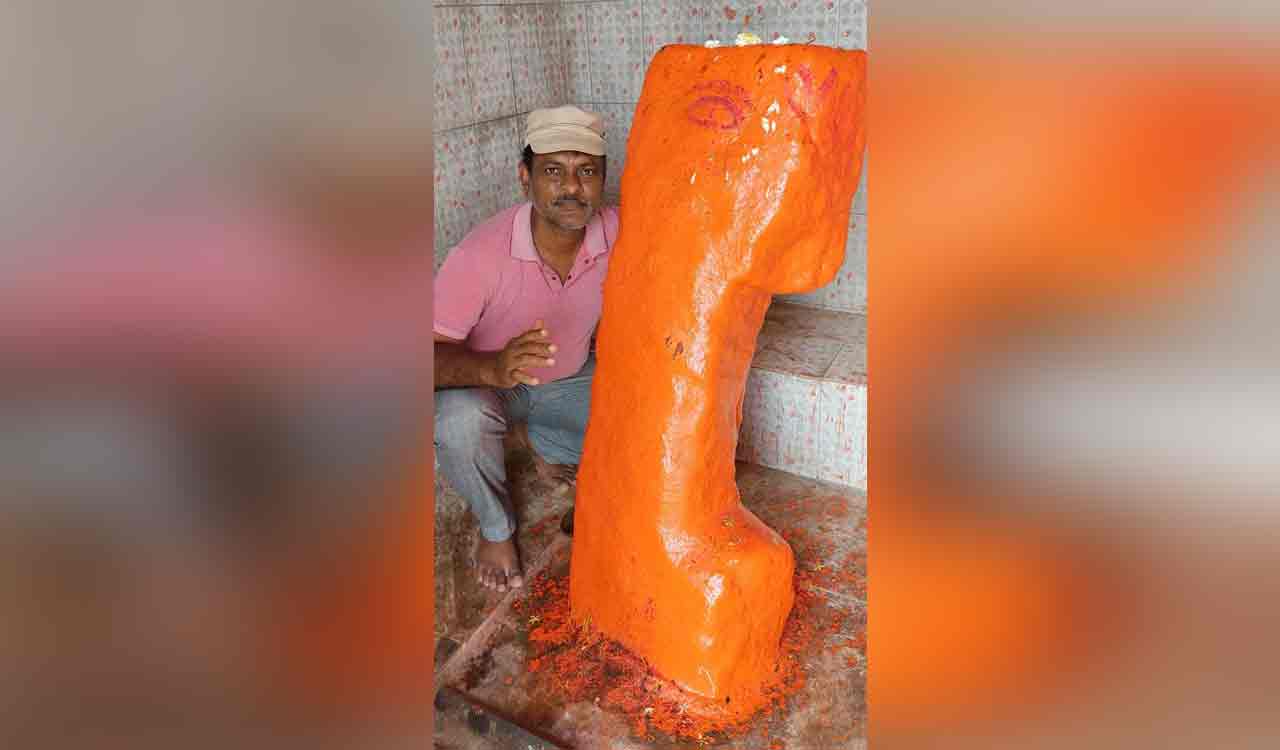 Telangana: Rare memorial sculpture found in Jangaon