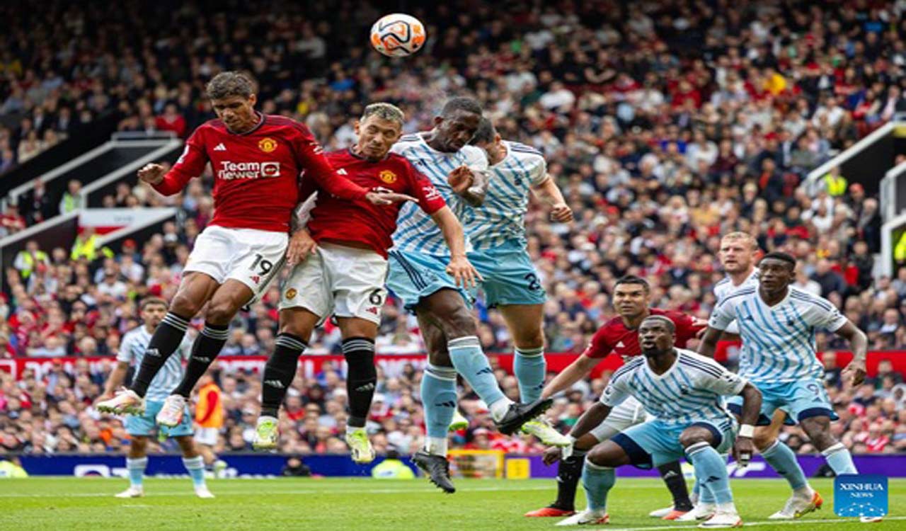 West Ham lead Premier League after beating Brighton 3-1