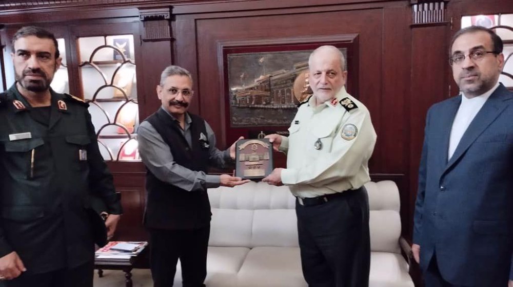 Delegation form Iran’s Defense University visits India