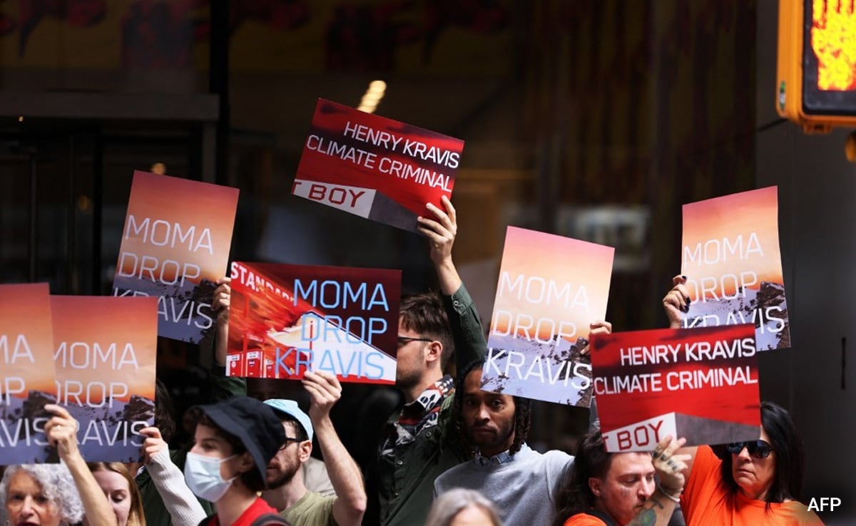 Climate Protesters Take To Streets In New York, Demand End To Fossil Fuels