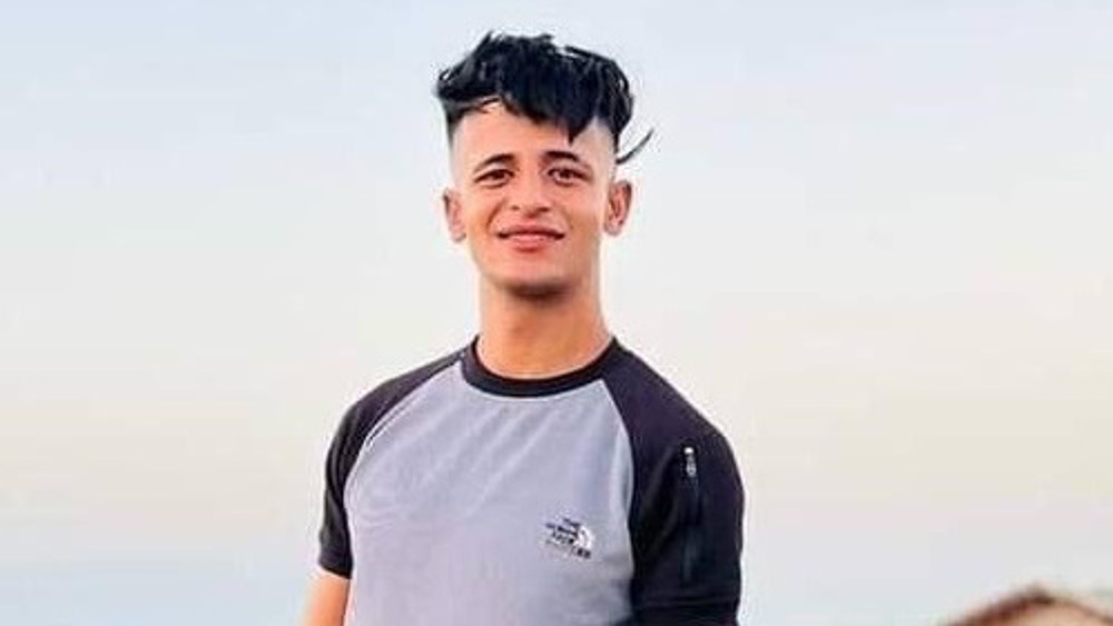 Israeli forces shoot dead young Palestinian at Gaza border