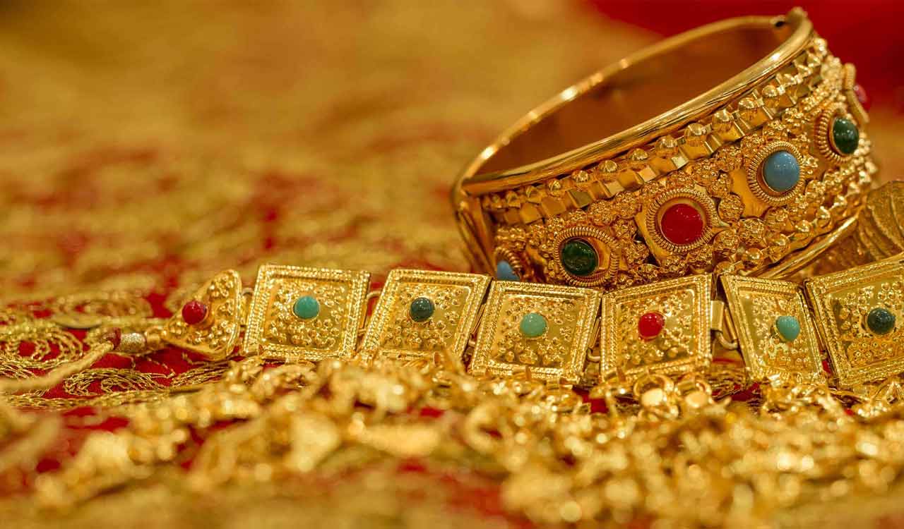 Gold futures rises to Rs 59,280 per 10 gram-Telangana Today