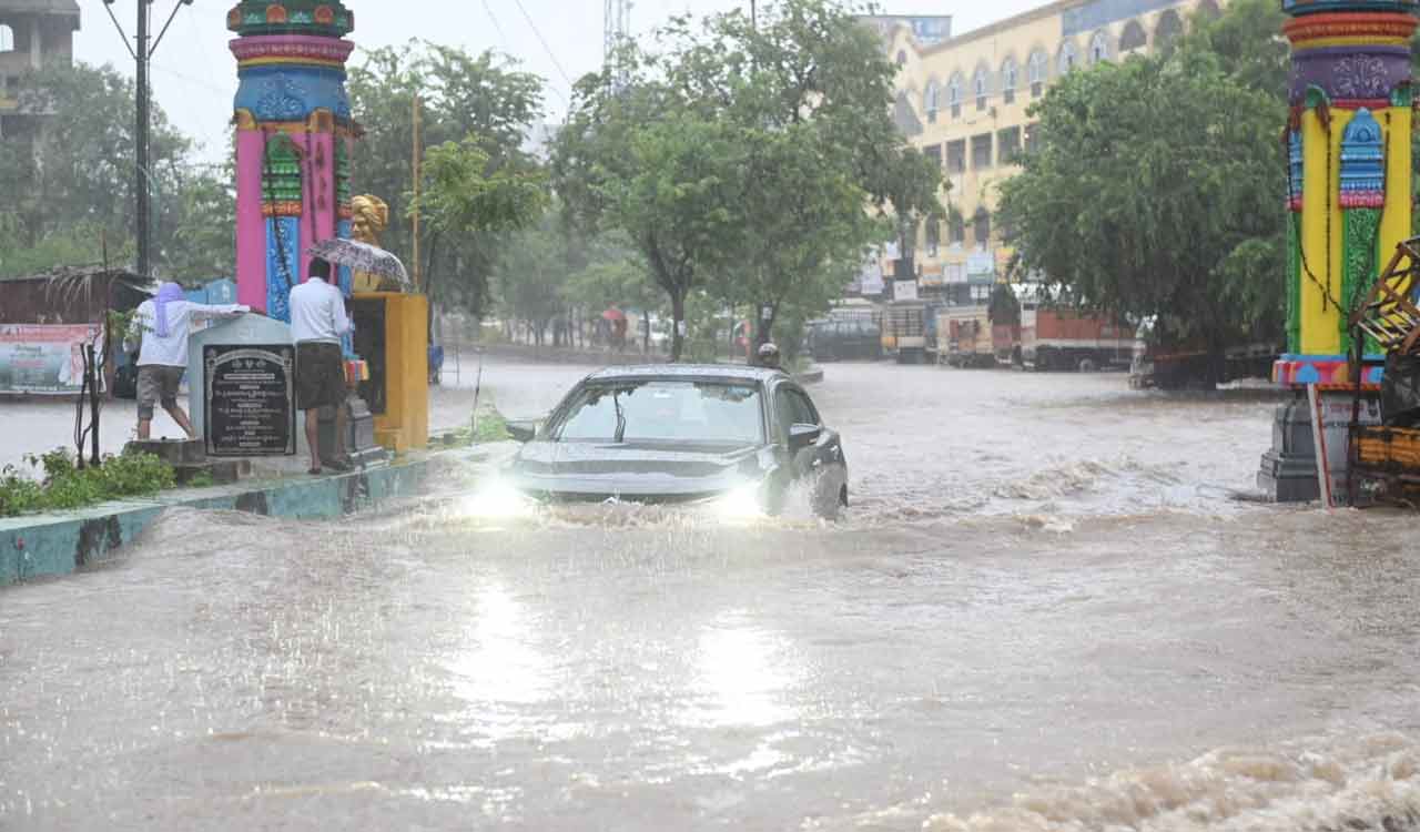 IMD issues Orange alert for next three days in Telangana