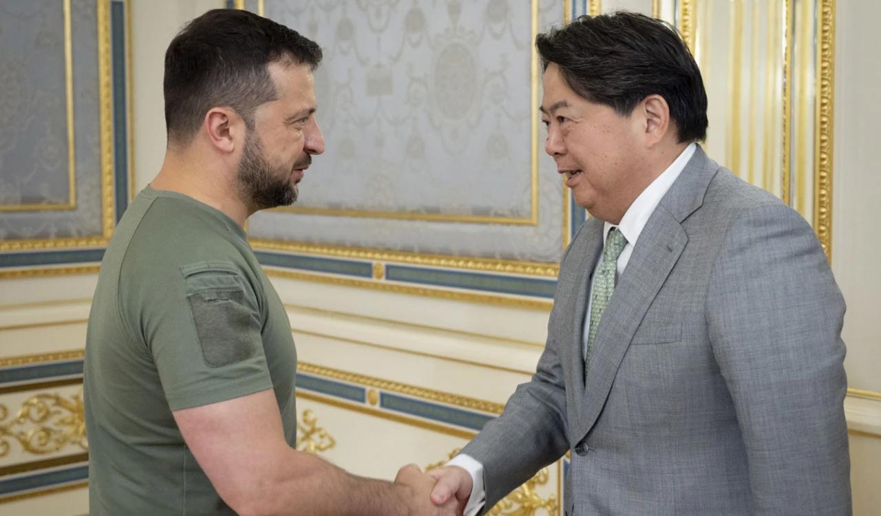 Japan foreign minister, business leaders meet Zelenskyy in Ukraine, vow support for reconstruction