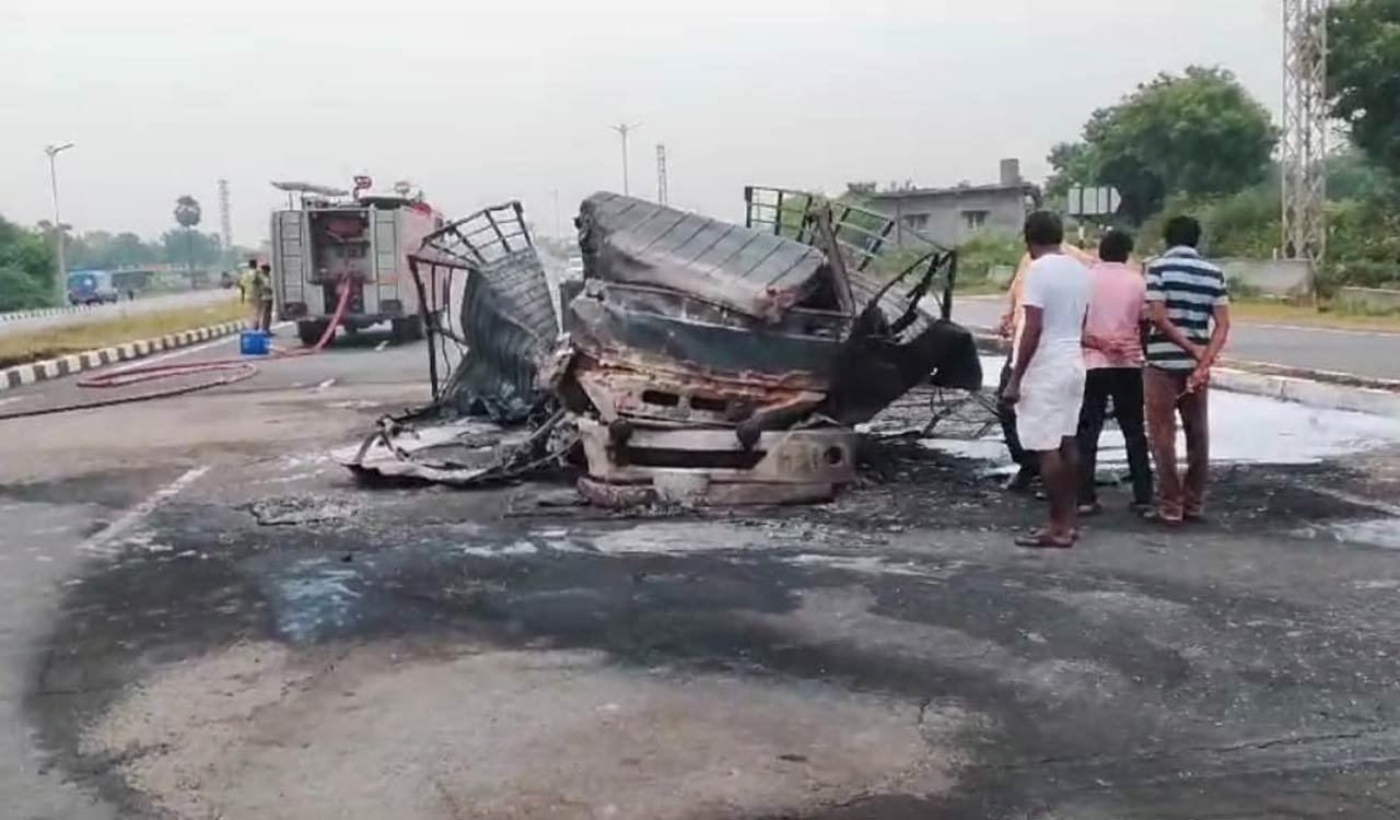 Man burnt alive in road mishap in Khammam