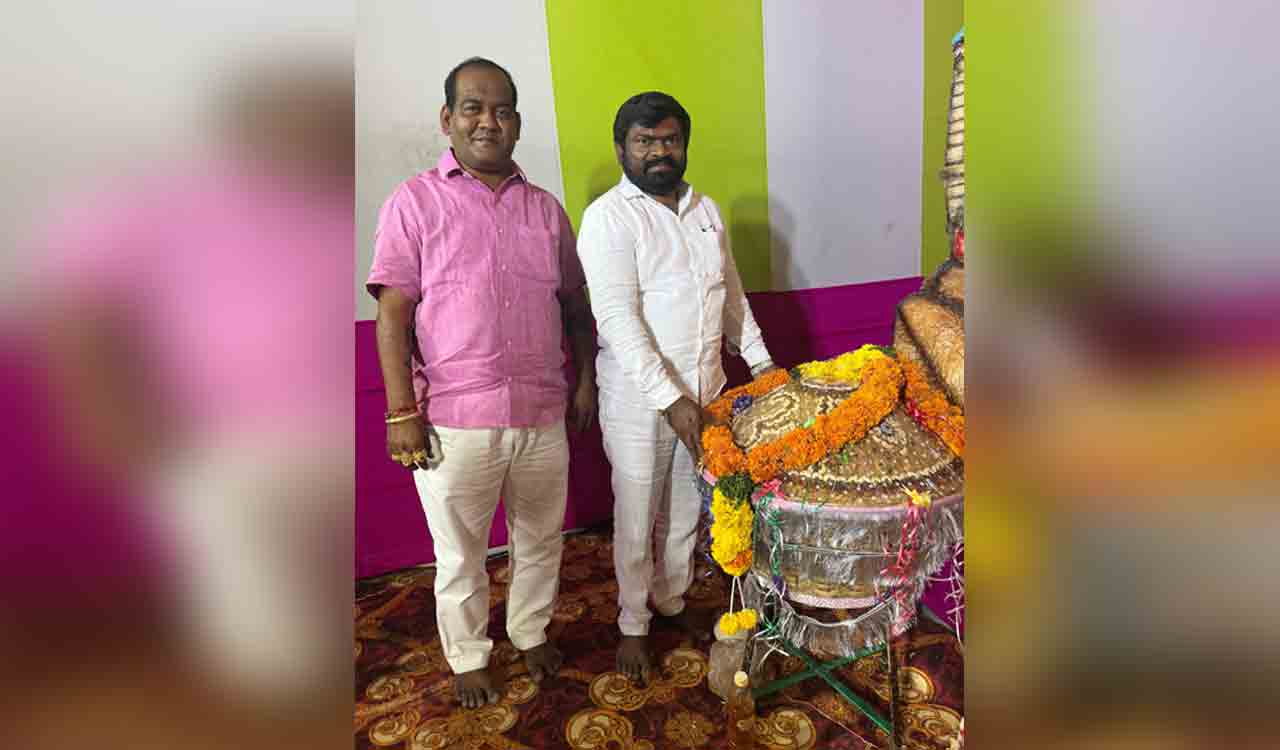 101 kgs laddu turns special attraction in Mancherial