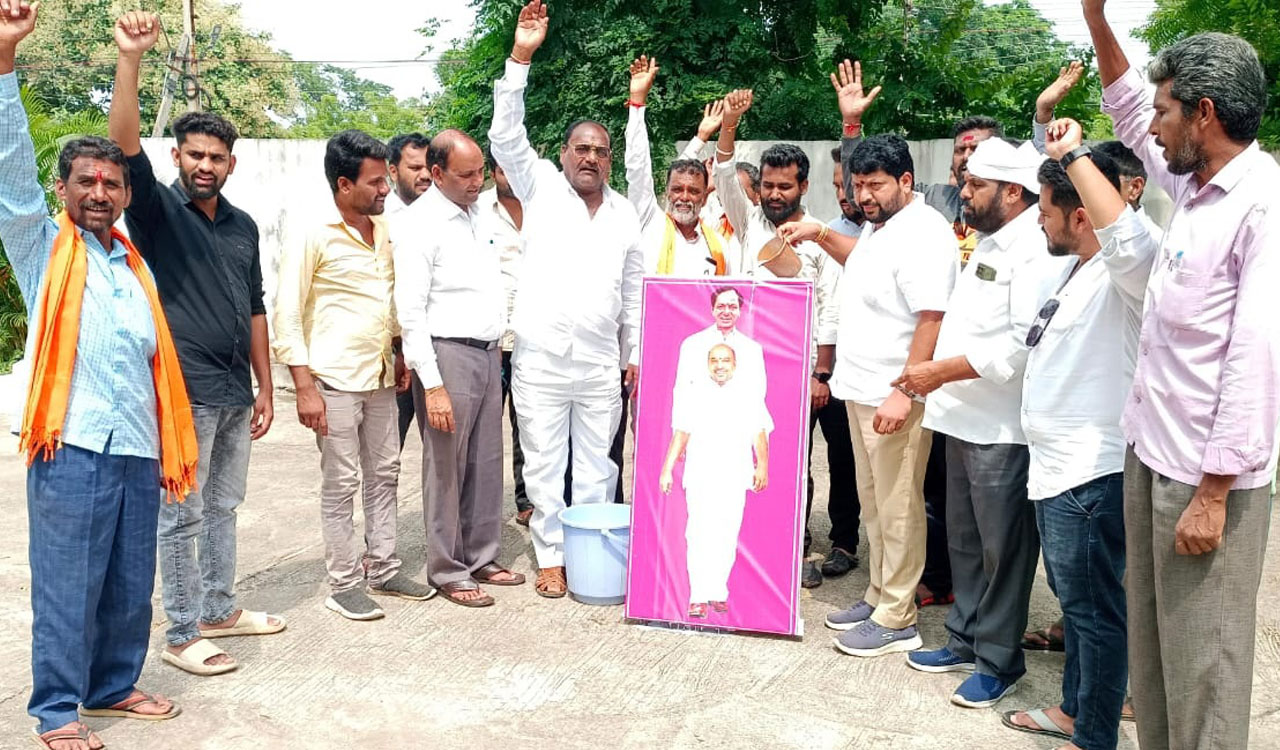 Adilabad: Lambadas thank KCR, Ramanna for sanctioning Rs 2 Cr