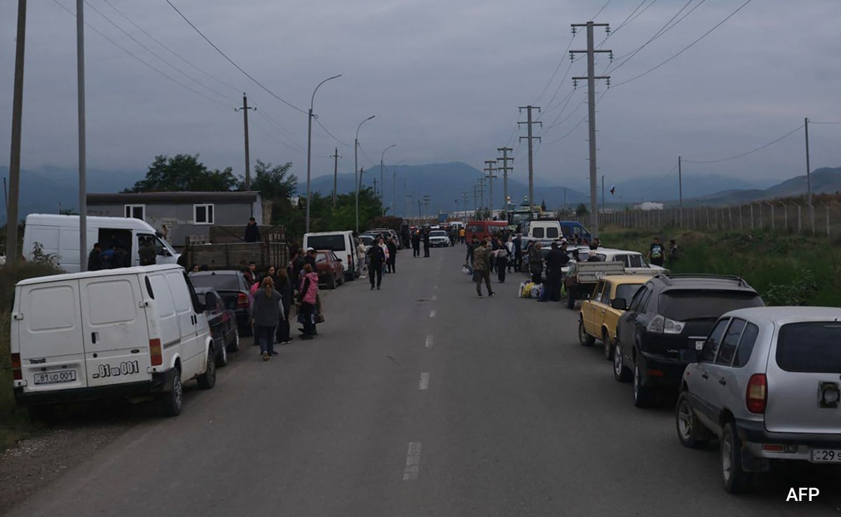 "We Had 15 Minutes To Pack Everything": Karabakh Refugees Cross To Armenia