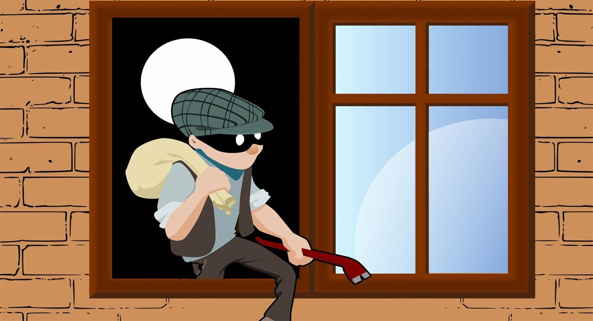 Burglars strike architect’s house, decamp with valuables