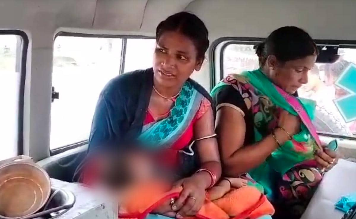 Child In Arm, Woman Stuck In Ambulance On Nitish Kumar Convoy Route