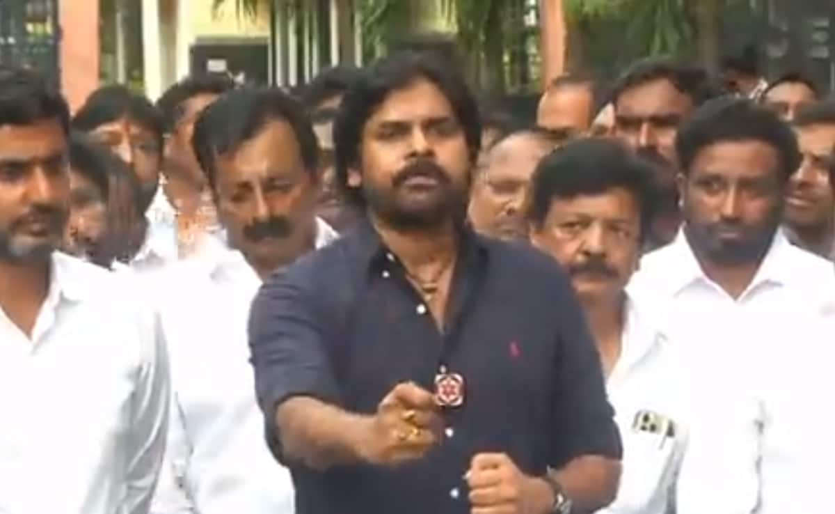 Actor-Politician Pawan Kalyan Jana Sena Ties Up With Chandrababu Naidu