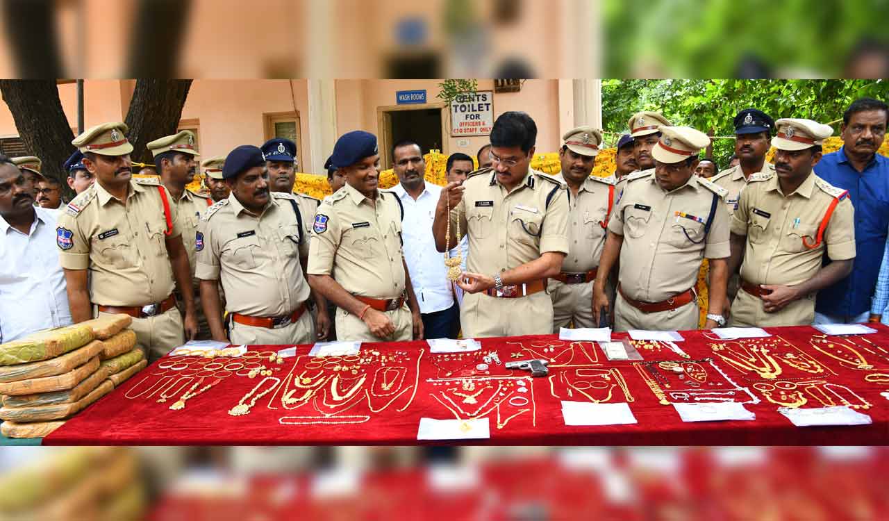 Warangal: Inter-state gang of robbers nabbed, stolen goods worth Rs.2 Cr seized