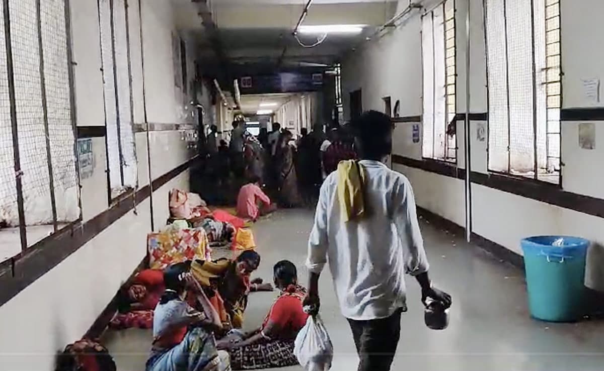 24 patients, including 12 newborns, die in Maharashtra hospital in a day; official cites "shortage of medicines"