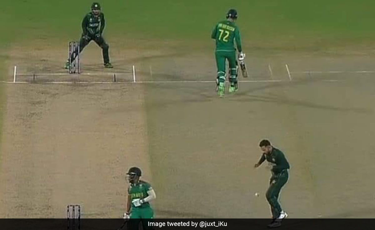 Watch: Pakistan's Comedy Of Errors In Fielding As Wayward Throw Hits Nawaz