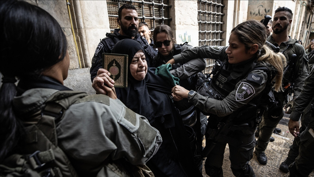 Israeli forces assault journalists, worshipers at al-Aqsa Mosque compound