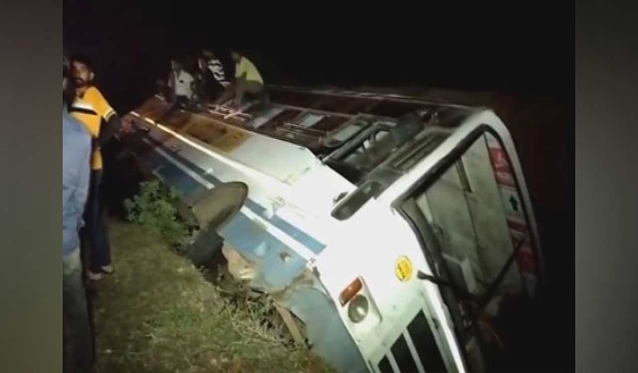 40 injured after bus overturns in Gujarat’s Lakhtar taluka