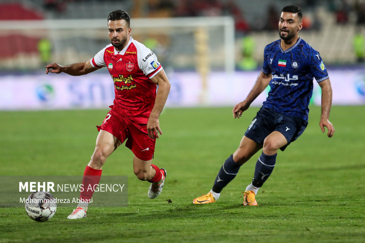 Persepolis earns hard-fought win over Gol Gohar to move top