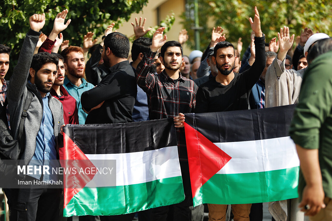 University students in Hamedan condemn Zionist regime